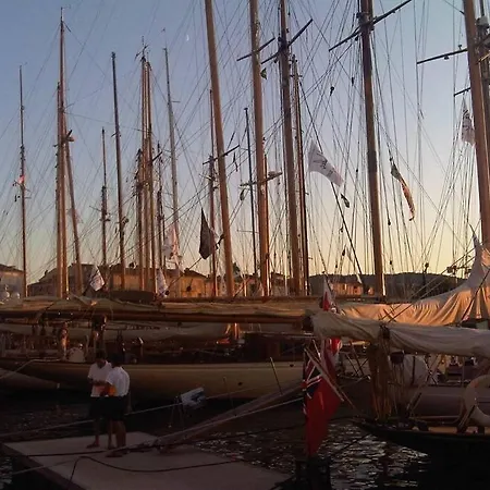 Gasmed40 - Golfe De St-tropez - Californien Pour 6 Personnes Situe Dans Un Parc Arbore A Гассен