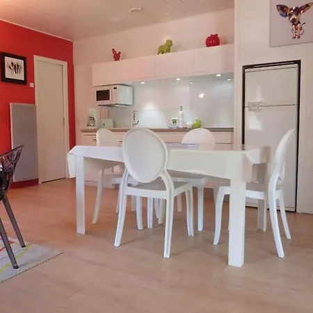 Gasmed40 - Golfe De St-tropez - Californien Pour 6 Personnes Situe Dans Un Parc Arbore A Gassin