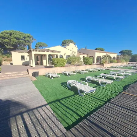 Gasmed40 - Golfe De St-tropez - Californien Pour 6 Personnes Situe Dans Un Parc Arbore A Вилла